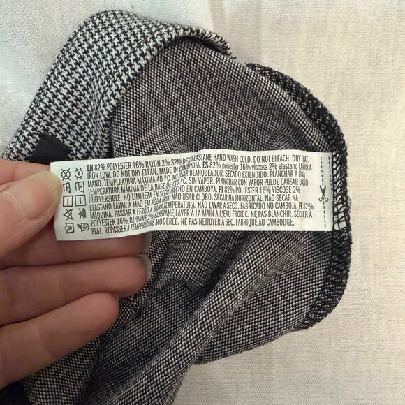 Forever 21 Houndstooth Skort S Black White Flat Front Preppy - Picture 7 of 7